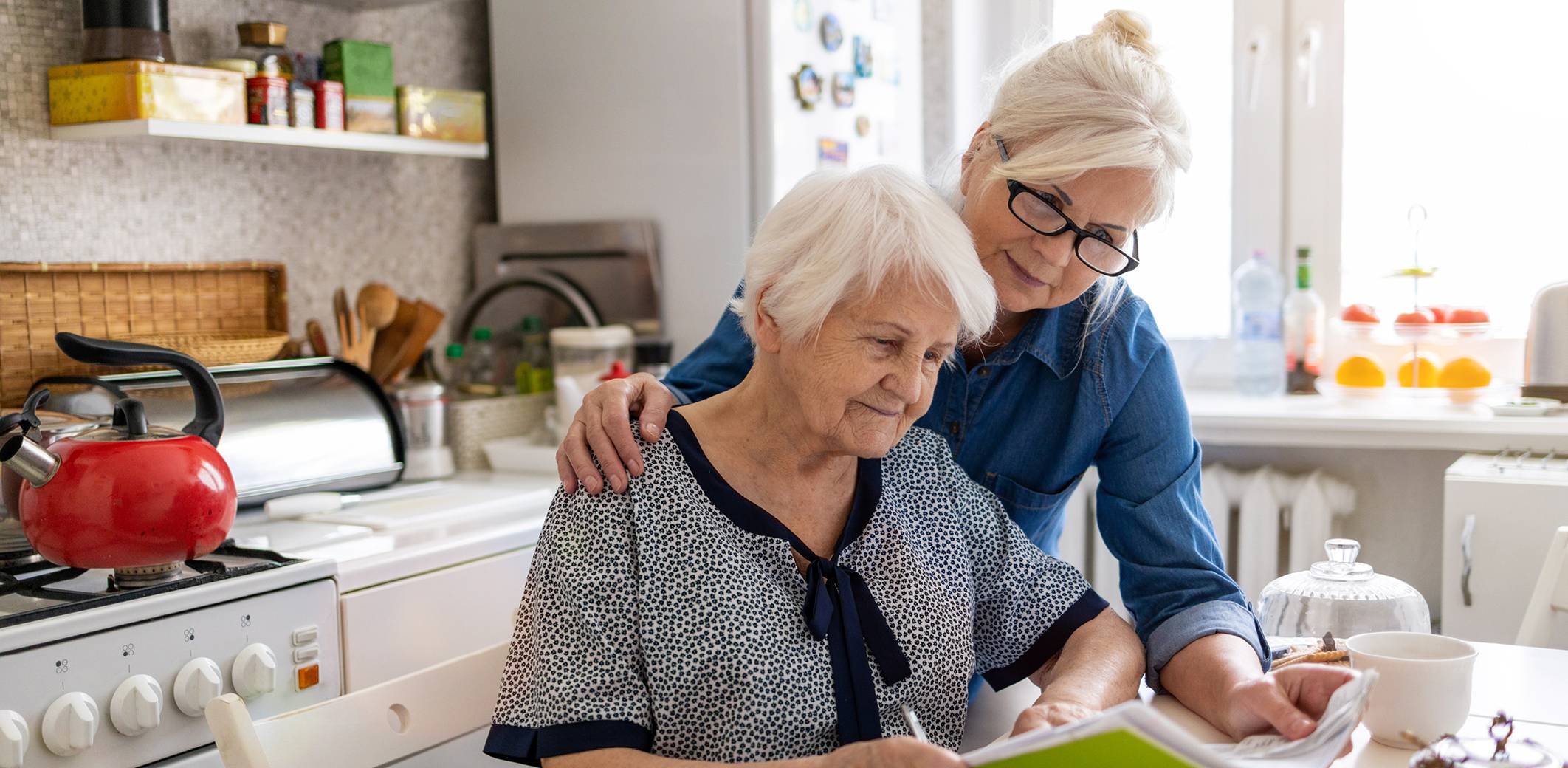 daughter-with-mum-in-kitchen
