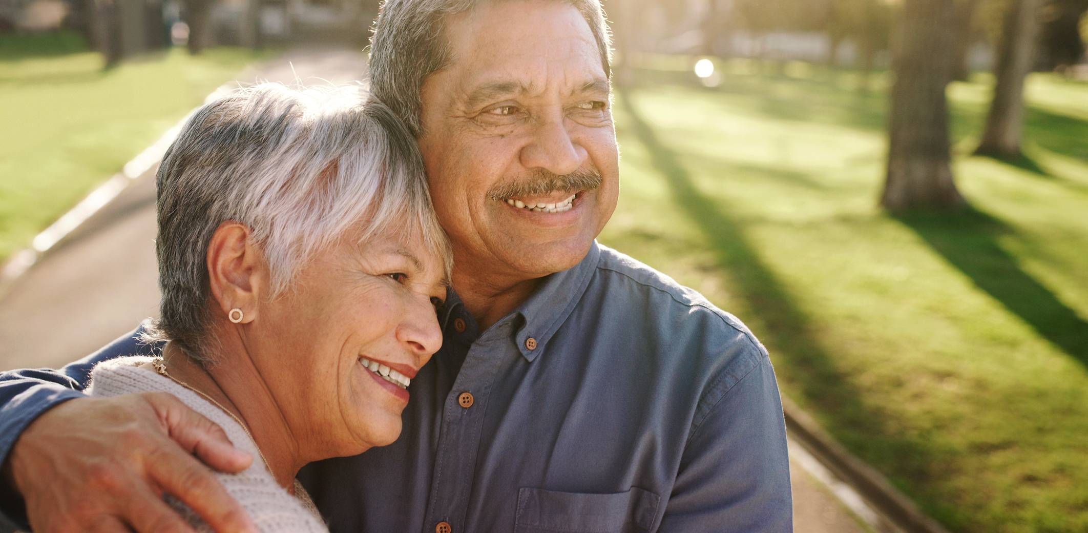 senior-couple-embracing