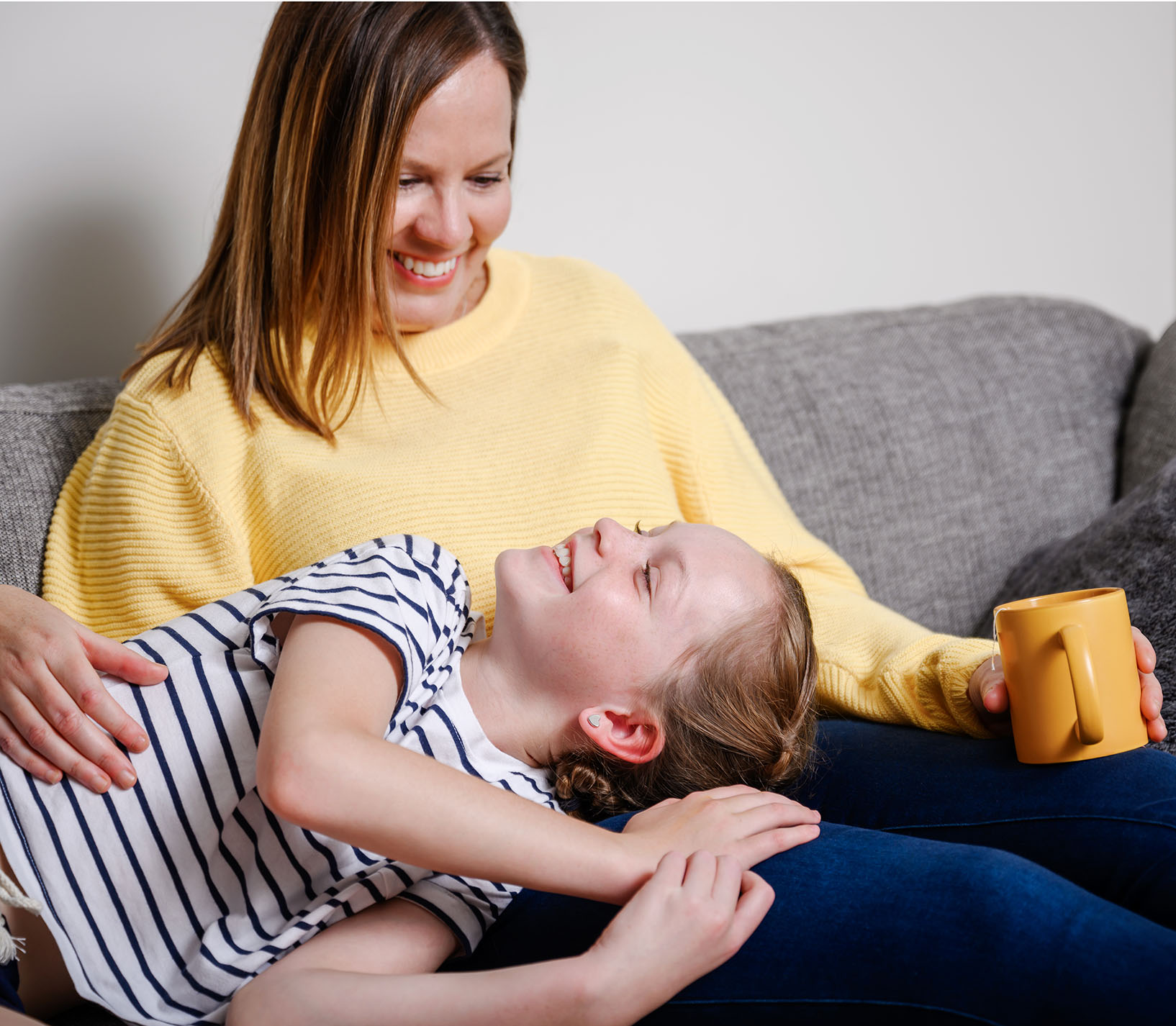 mother-daughter-on-couch